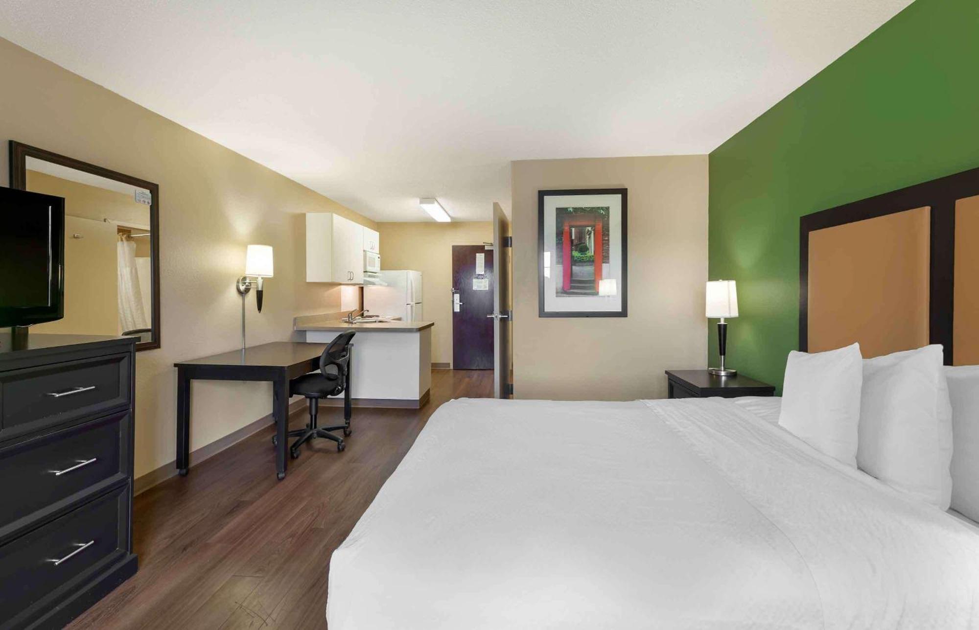 Extended Stay America Suites - Cleveland - Бруклин Экстерьер фото