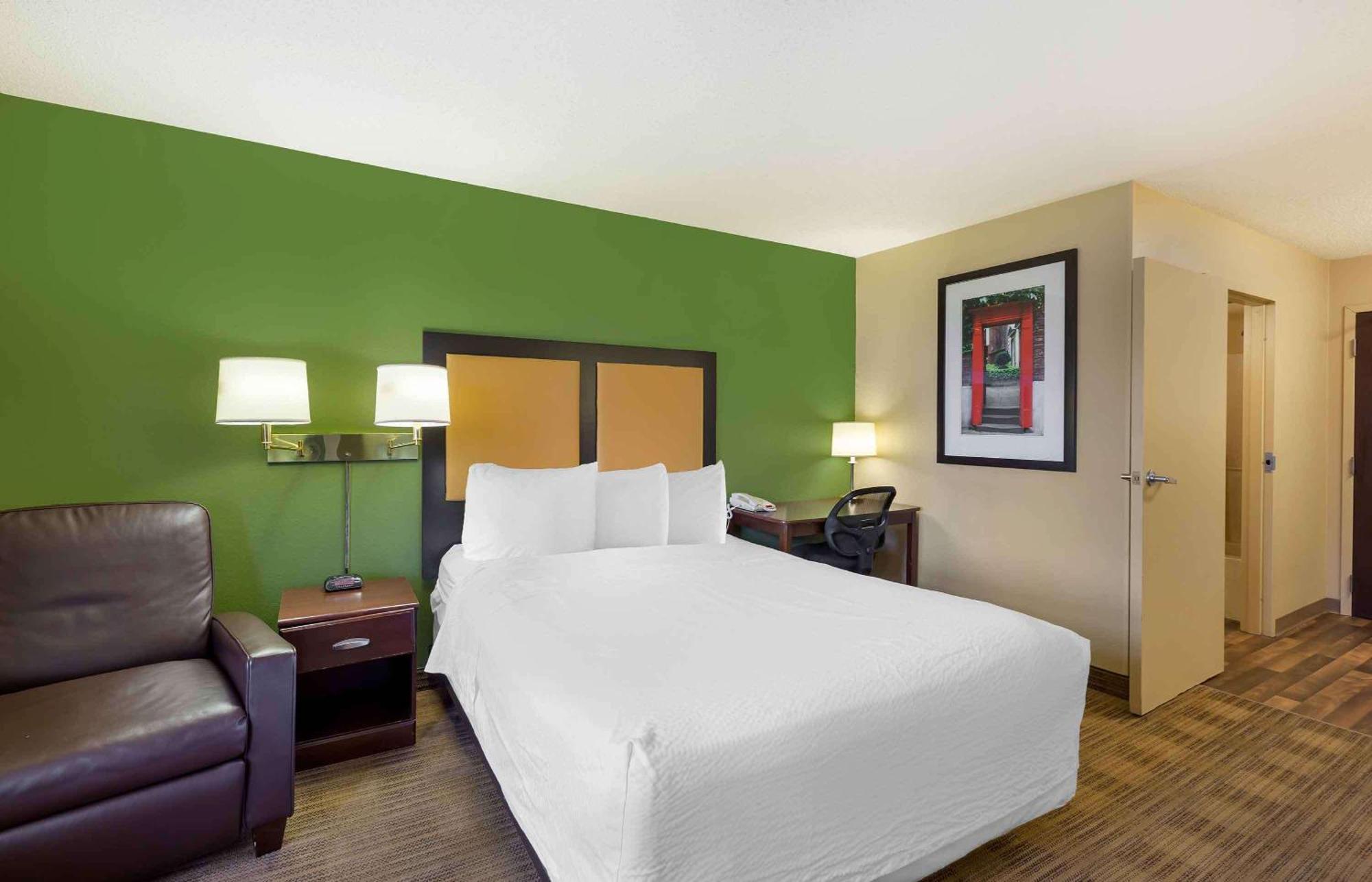 Extended Stay America Suites - Cleveland - Бруклин Экстерьер фото