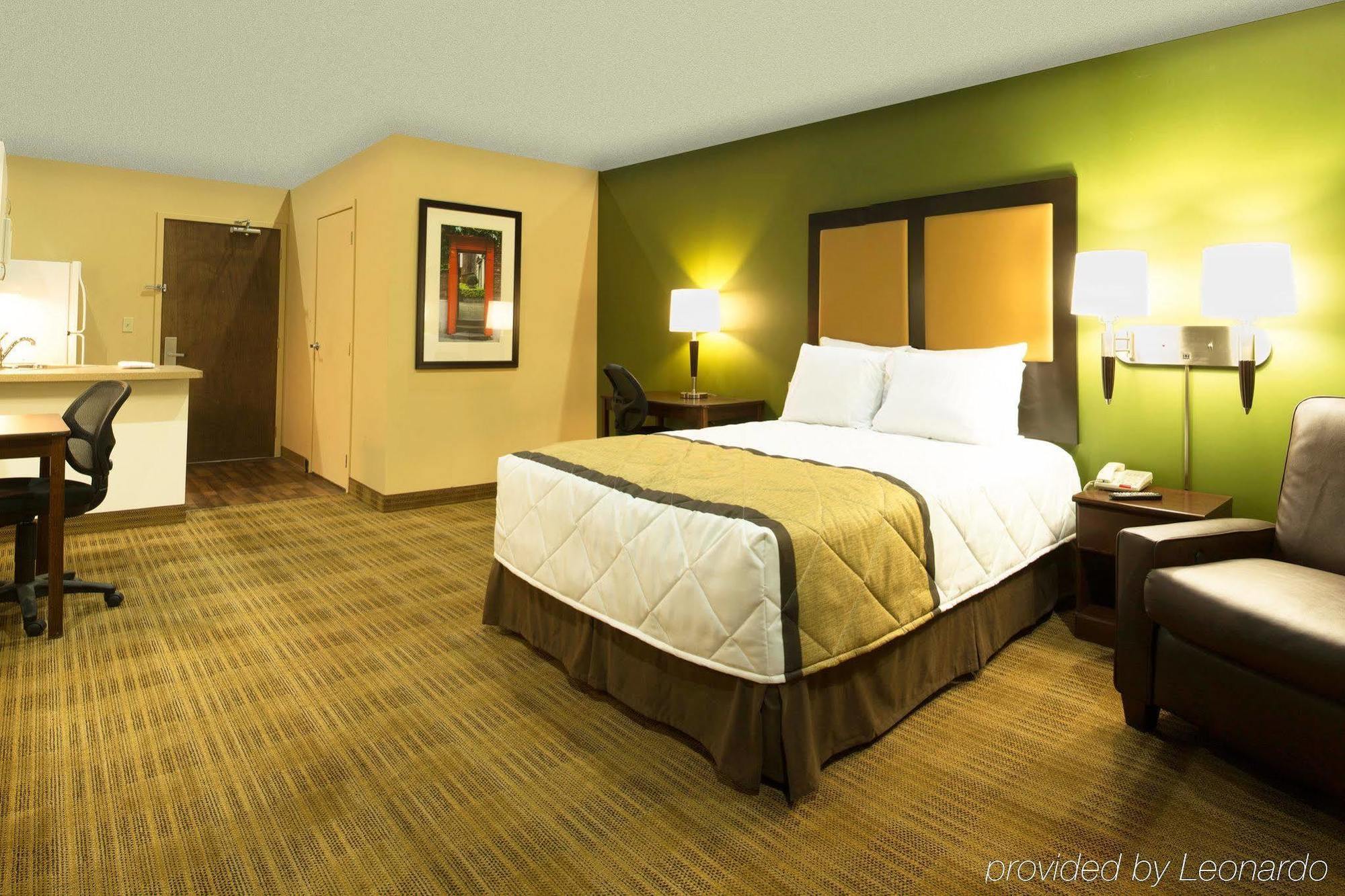 Extended Stay America Suites - Cleveland - Бруклин Экстерьер фото