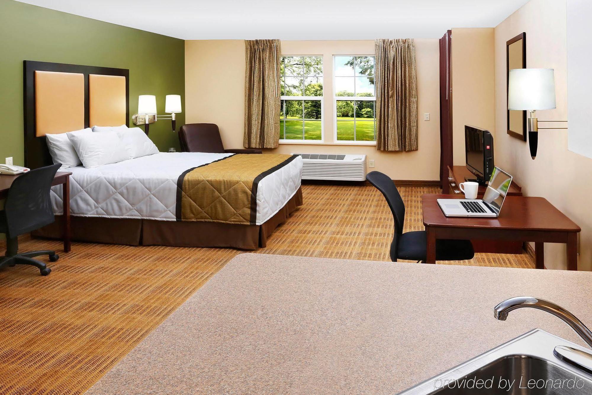 Extended Stay America Suites - Cleveland - Бруклин Экстерьер фото