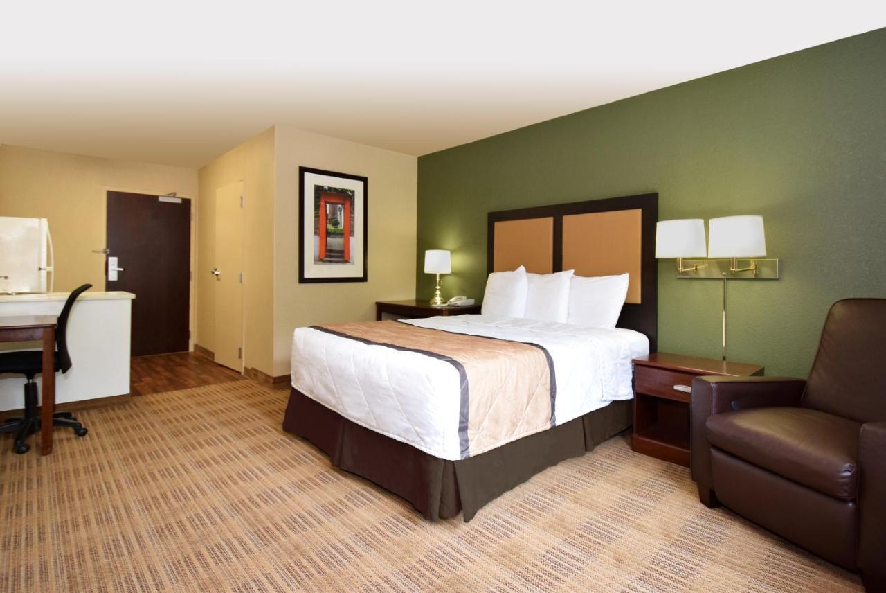 Extended Stay America Suites - Cleveland - Бруклин Экстерьер фото