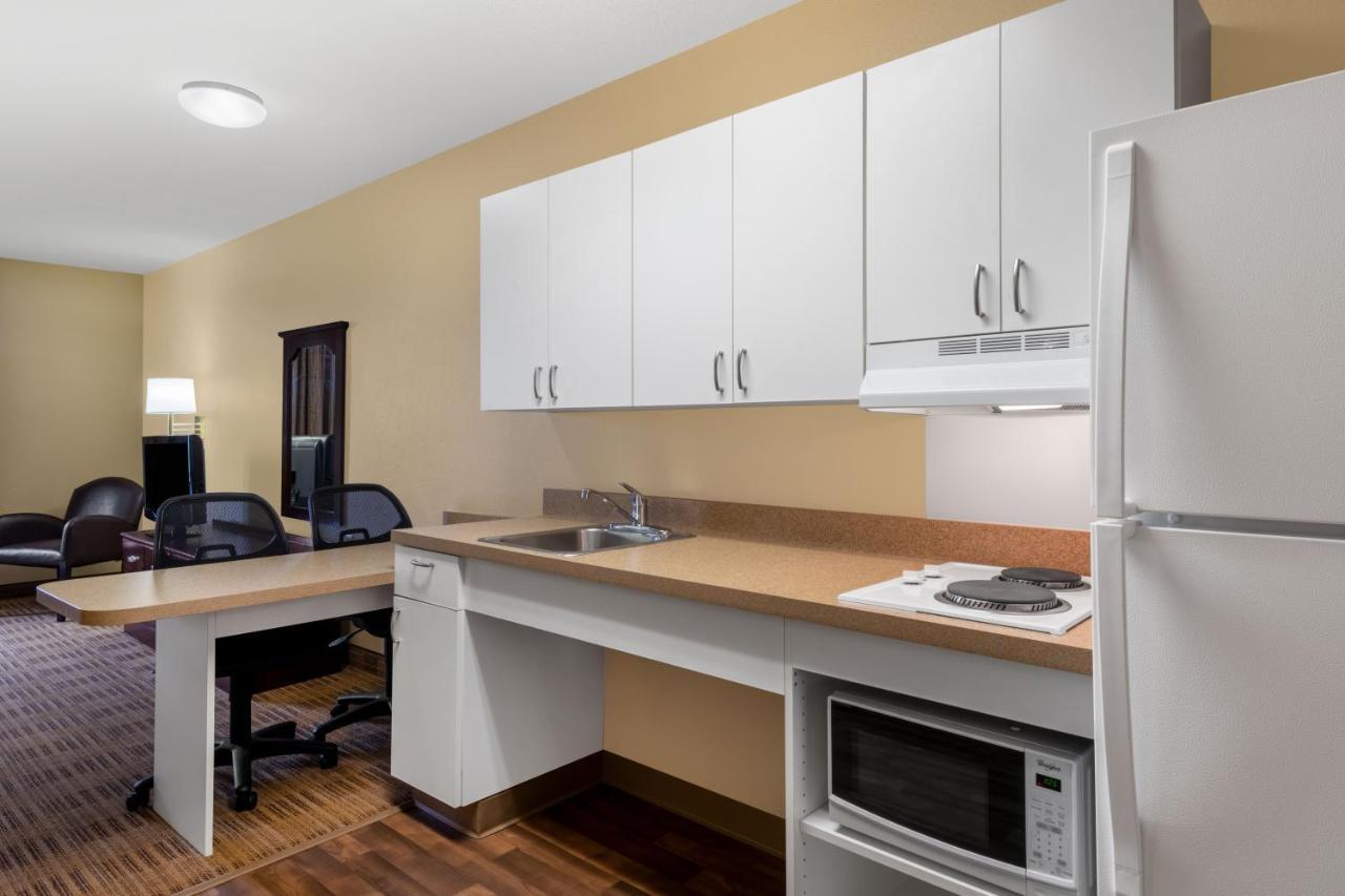 Extended Stay America Suites - Cleveland - Бруклин Экстерьер фото